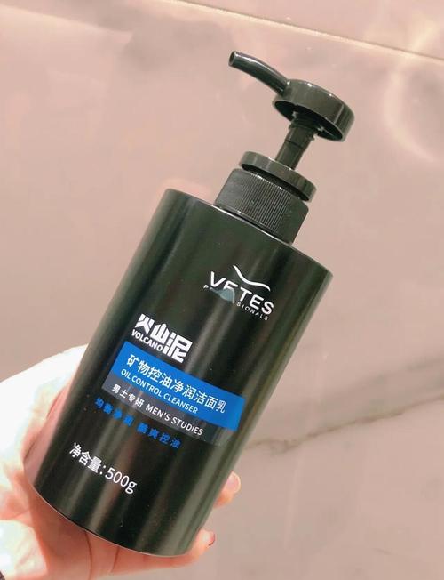 油性皮肤用什么护肤品