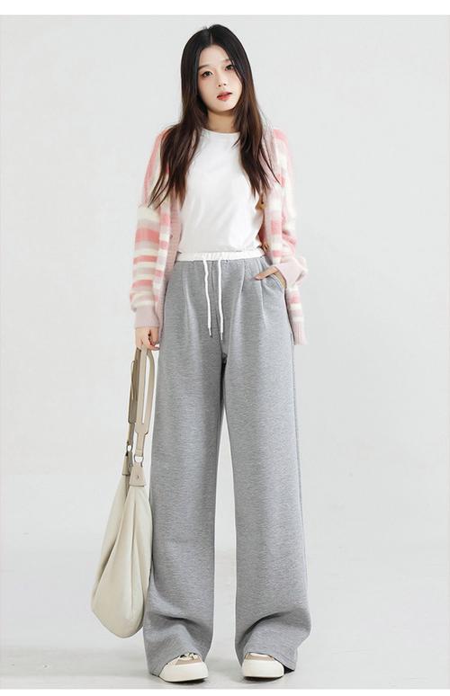 复古灰裤子怎么搭配图片大全