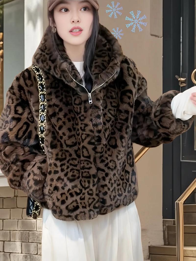 豹纹貂绒外套怎么搭配什么裤子好看