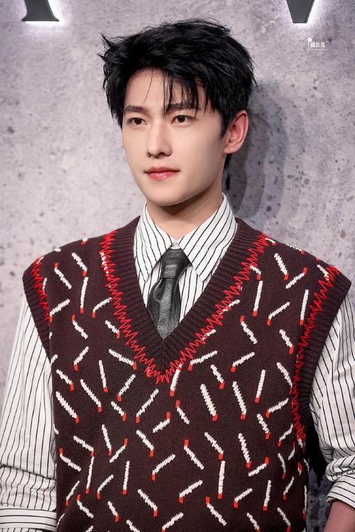 杨洋是什么脸型