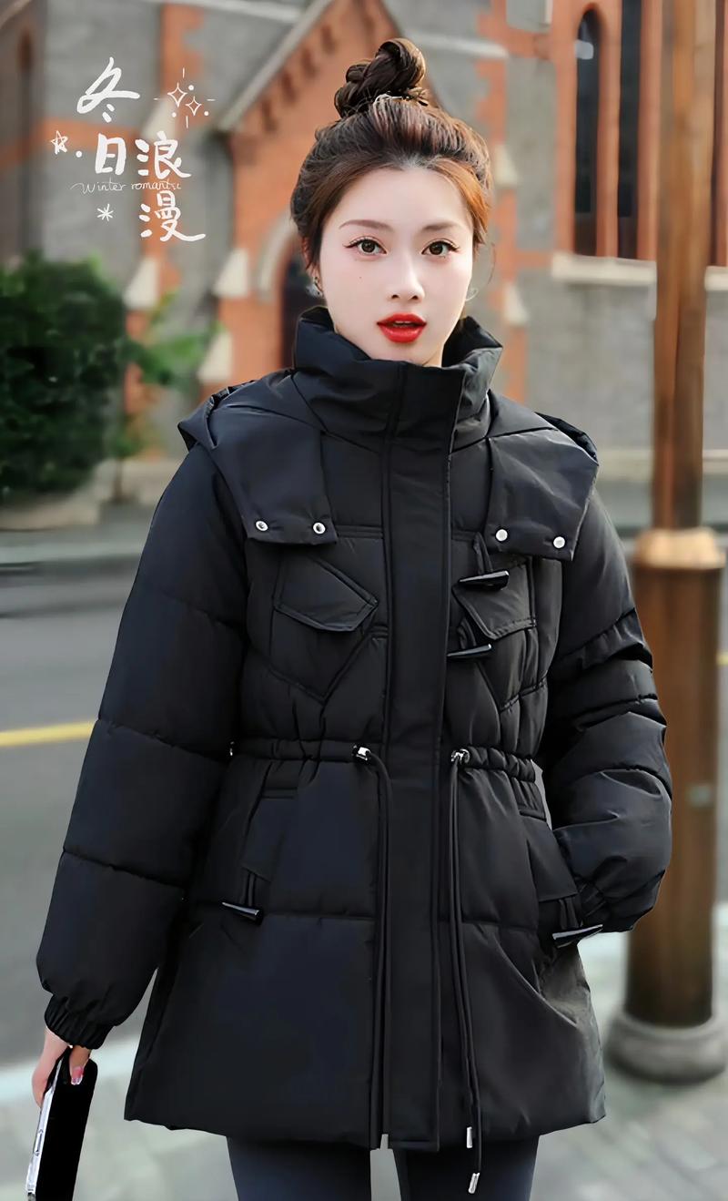 黑色中长款棉衣里面怎么搭配图片