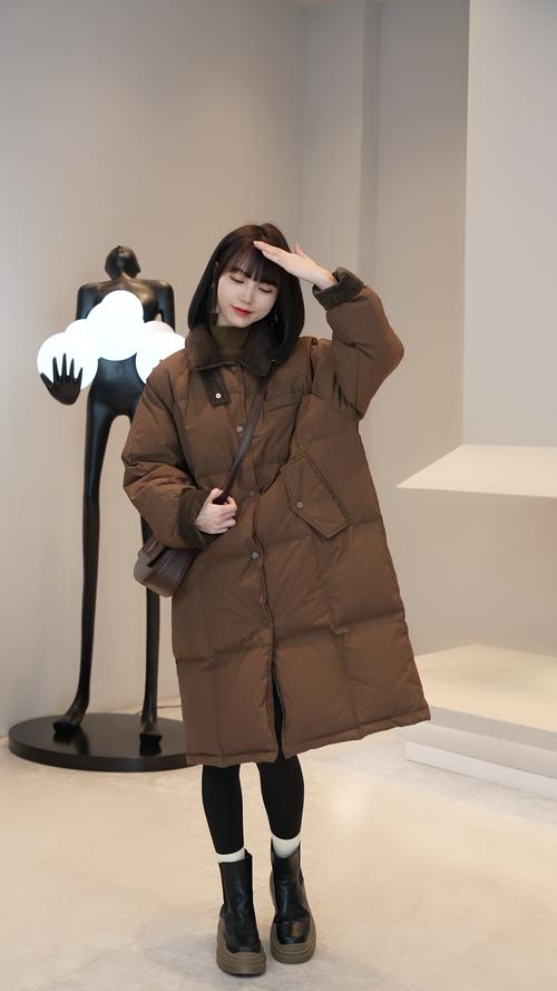 棉袄中长款怎么搭配什么裤子好看