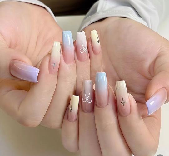 2025年最新法式美甲