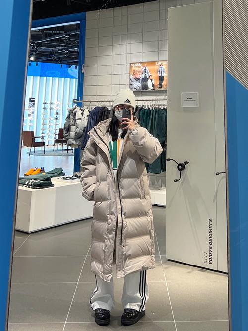 长款棉衣女怎么搭配鞋子好看吗