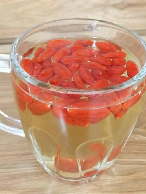 枸杞和什么泡水喝好