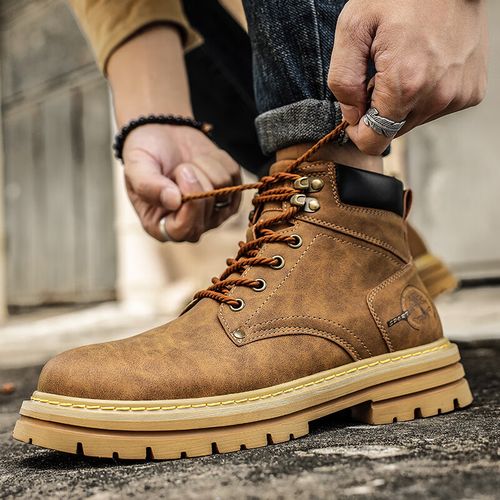 男的棕色靴子怎么搭配衣服