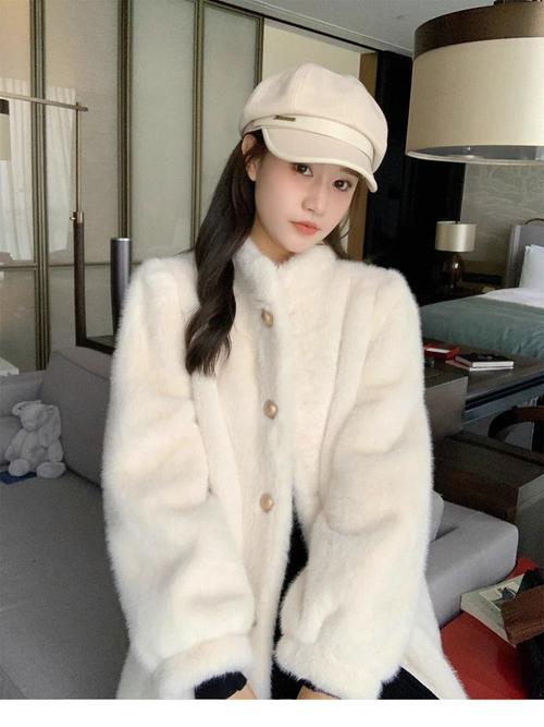 女装皮草怎么搭配好看图片