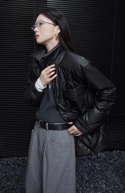 皮羽绒服怎么搭配图片大全