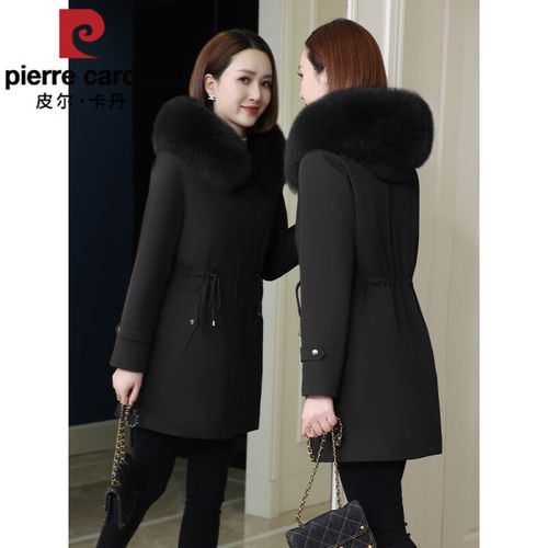 红色长款皮草大衣怎么搭配