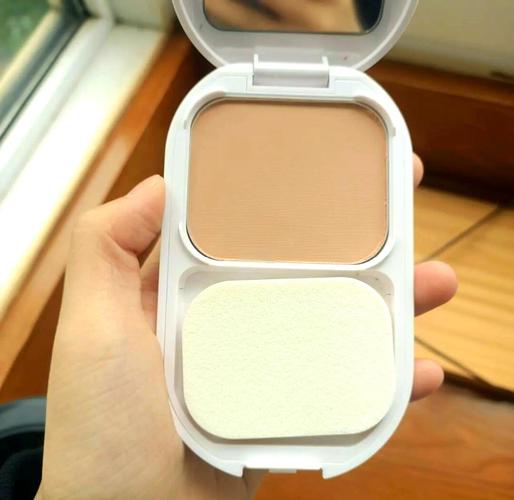 最新蜜丝佛陀粉饼包装