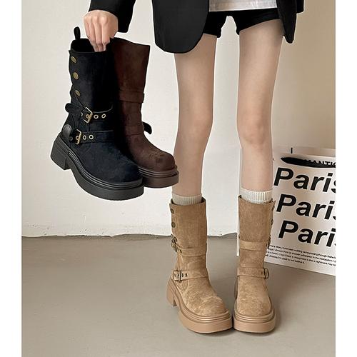 深棕色马丁短靴怎么搭配衣服好看