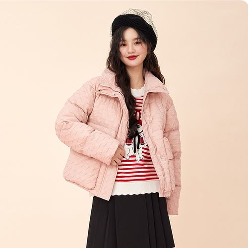 皮粉色修身短款羽绒服怎么搭配图片