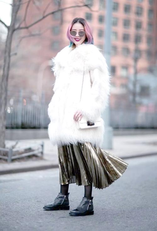 穿皮草怎么搭配丝巾