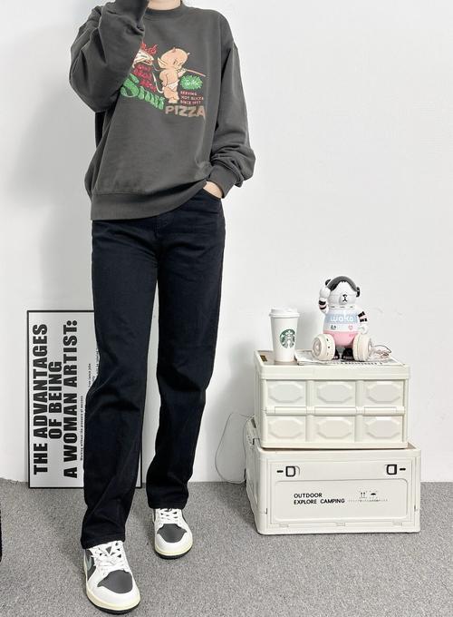 男士呢子黑色衣服怎么搭配裤子