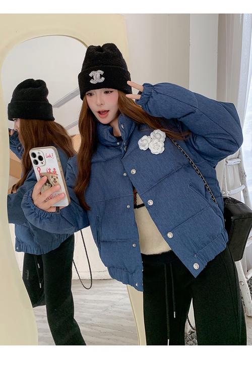 牛仔棉衣怎么搭配衣服好看