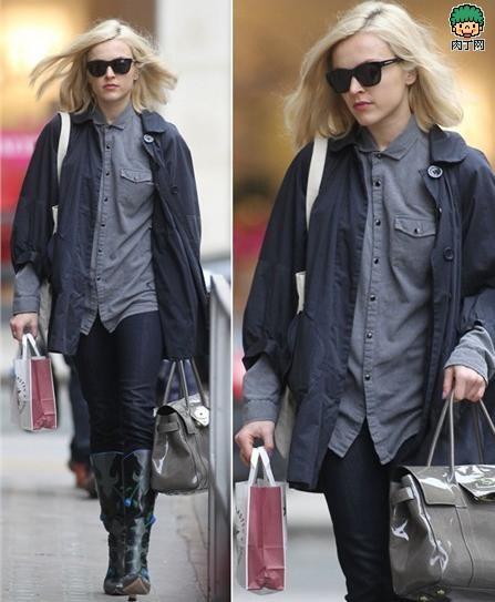 黑中长款瘦棉袄下身怎么搭配