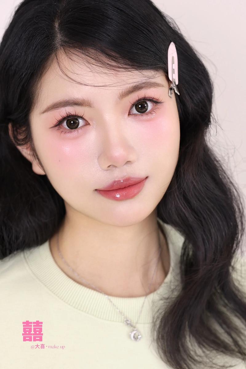 最新韩国妆容2025款
