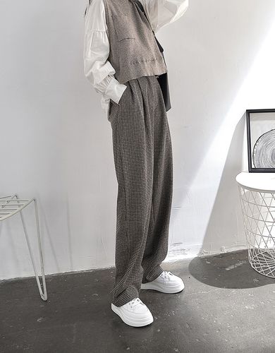 灰色千鸟格裤子怎么搭配