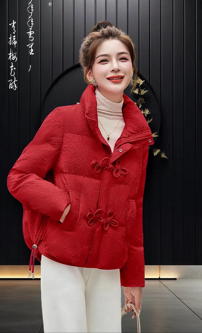 红棉衣怎么搭配什么围巾