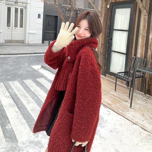 红棉衣怎么搭配什么围巾