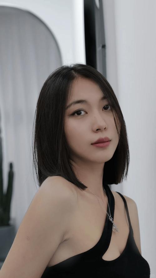 现在流行什么脸型