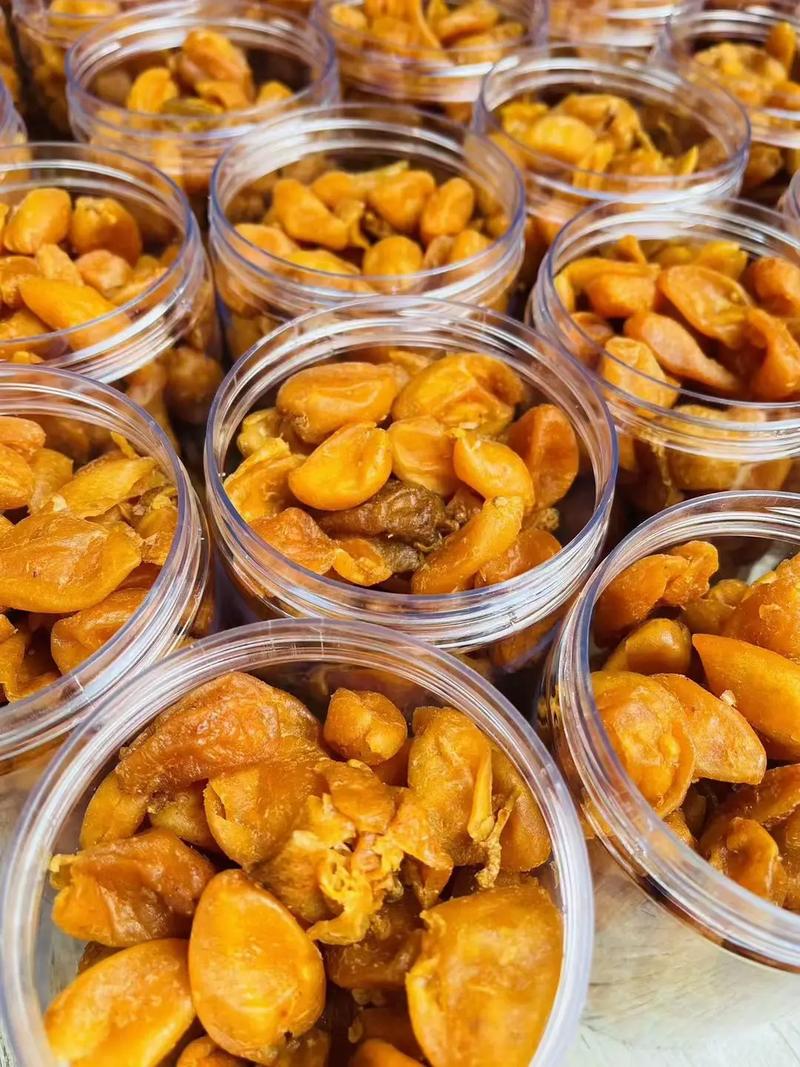 皮肤干燥起皮吃什么