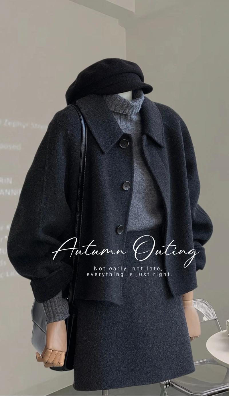 女士黑色圆领风衣怎么搭配