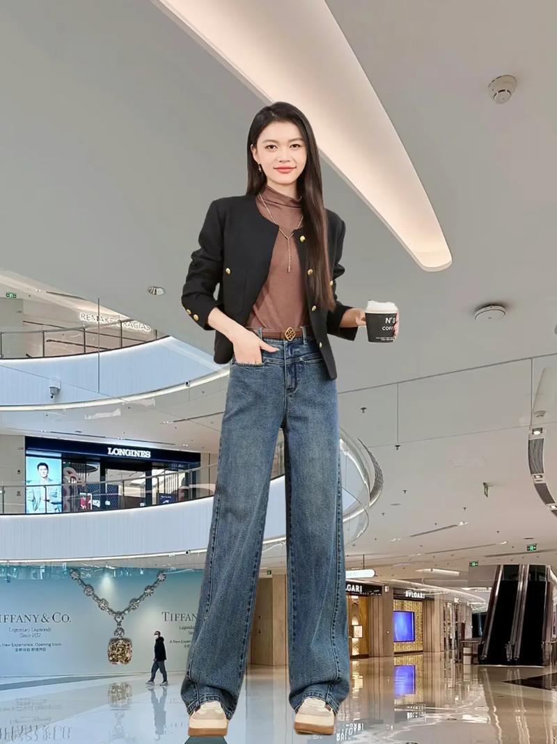 牛仔裤配什么颜色的上衣