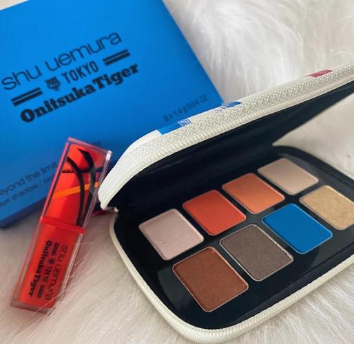 最新植村秀眼影盘的图片