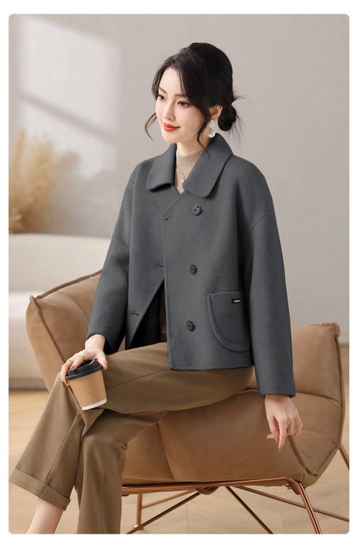 薄款呢子风衣怎么搭配图片