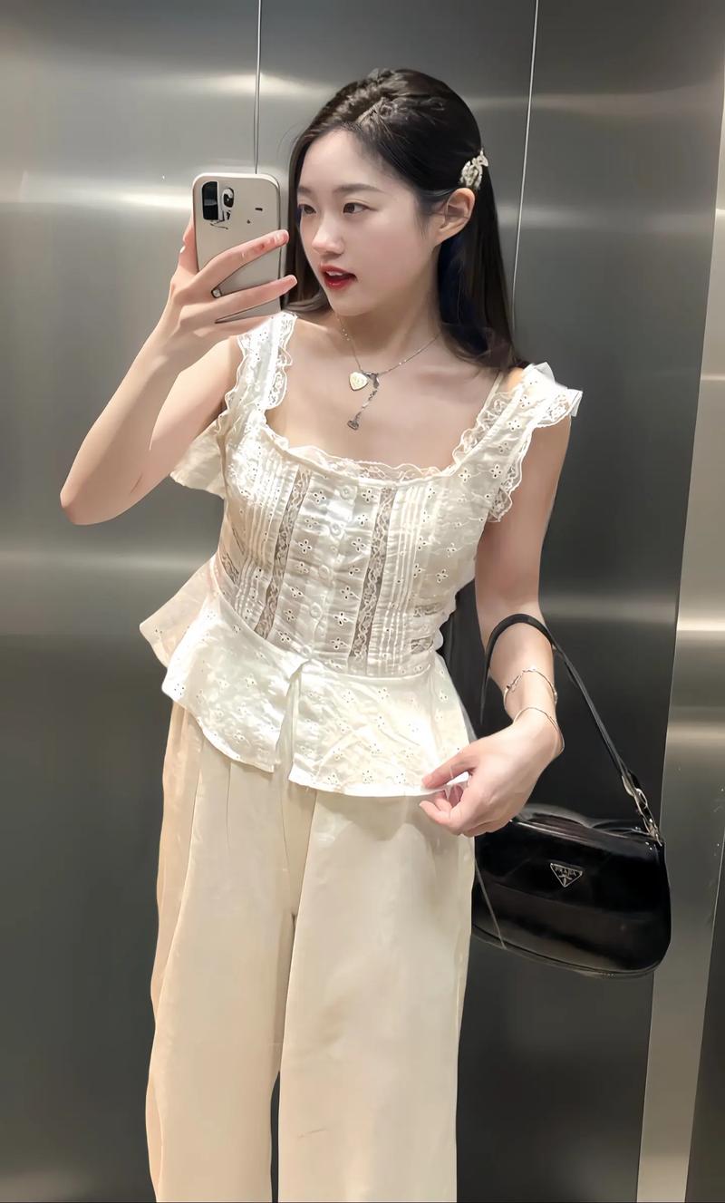 蕾丝裤子怎么搭配