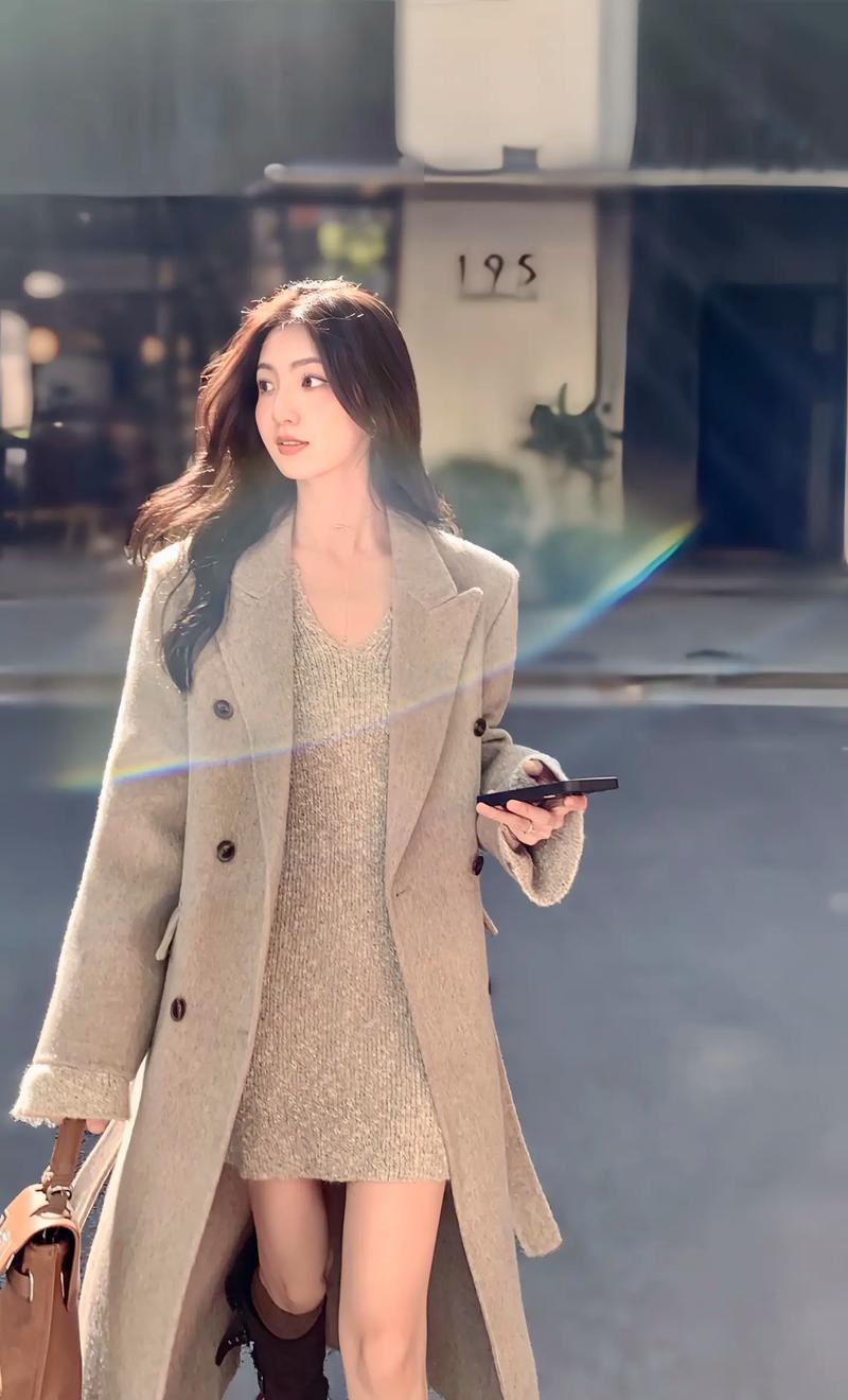 喇叭袖连衣裙怎么搭配