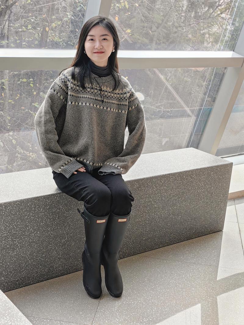 宽松毛衣怎么搭配靴子