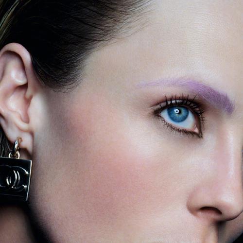 香奈儿最新眼影广告