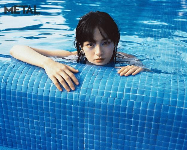 蓝色衣服配什么眼影