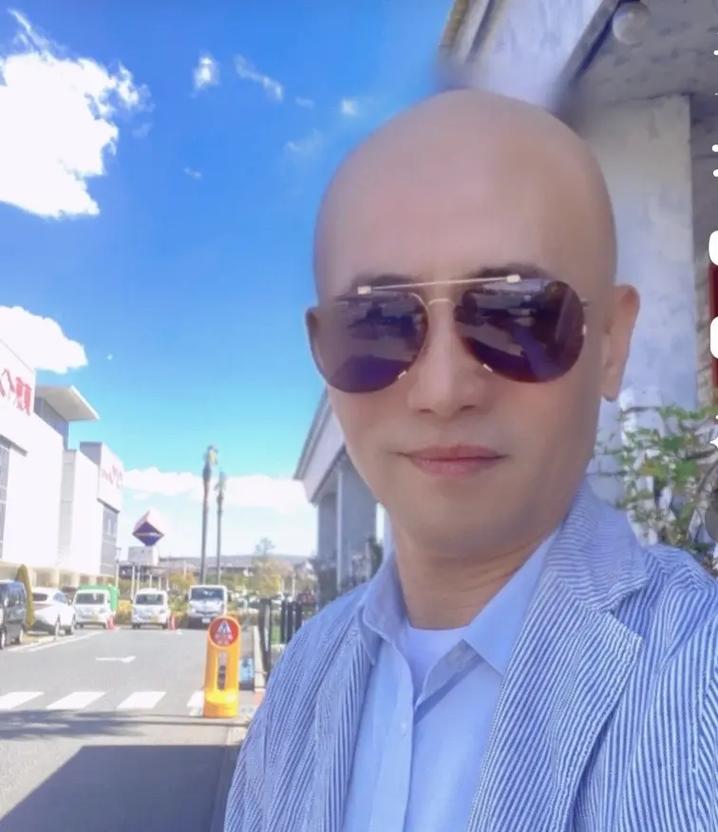 光头 胡子 怎么搭配