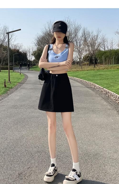 高腰牛仔短裙怎么搭配