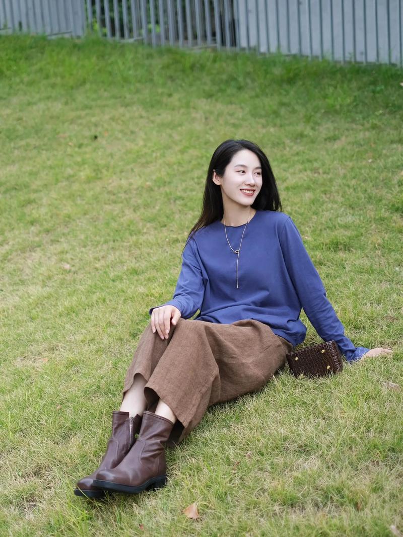 短靴怎么搭配衣服秋