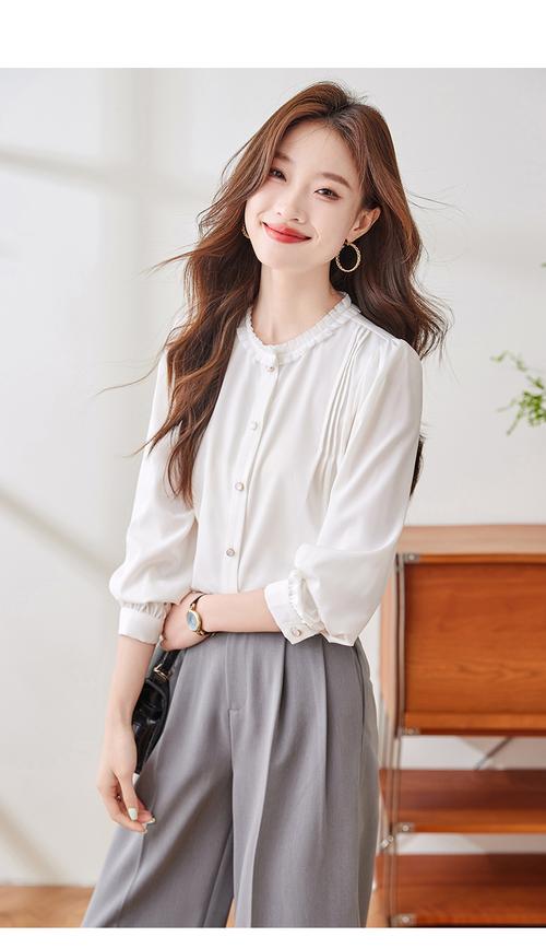 圆脸适合什么领口