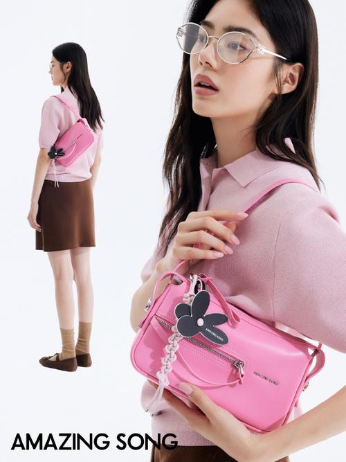 彩色包怎么搭配