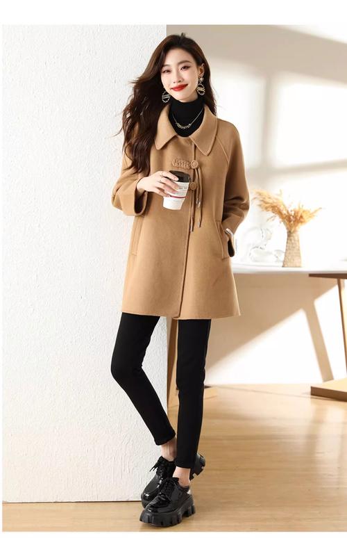 短款的毛呢外套怎么搭配图片