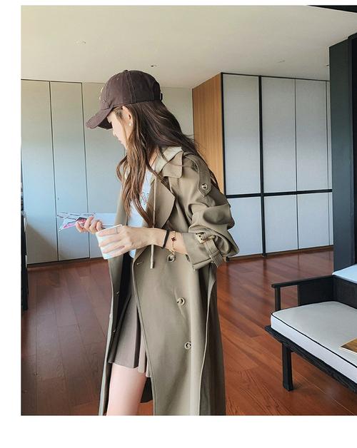 长款带帽子休闲风衣怎么搭配