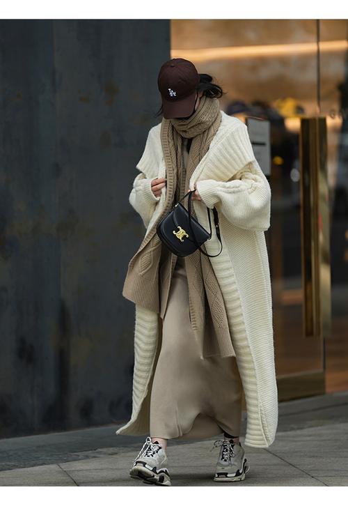 长版毛衣怎么搭配鞋子