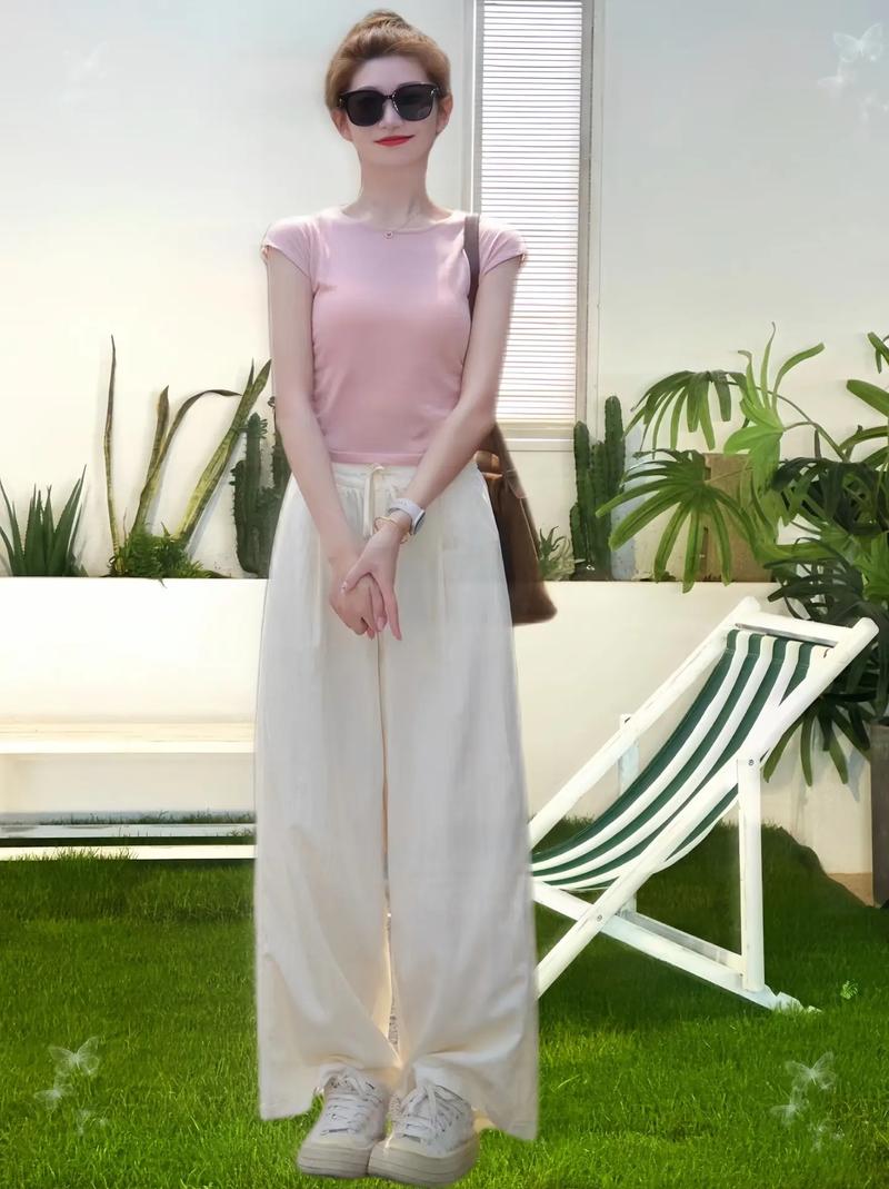 白色裤子配什么颜色短袖