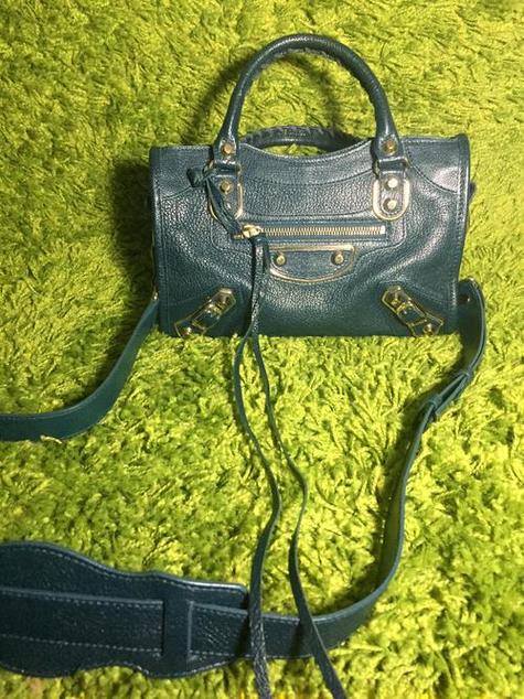 墨绿色包怎么搭配