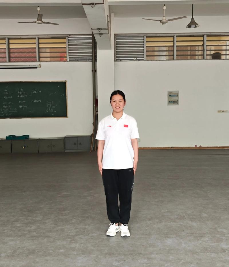 面试老师穿什么衣服