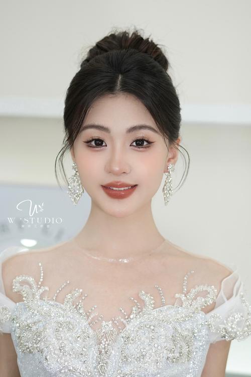 最新新娘显气质造型