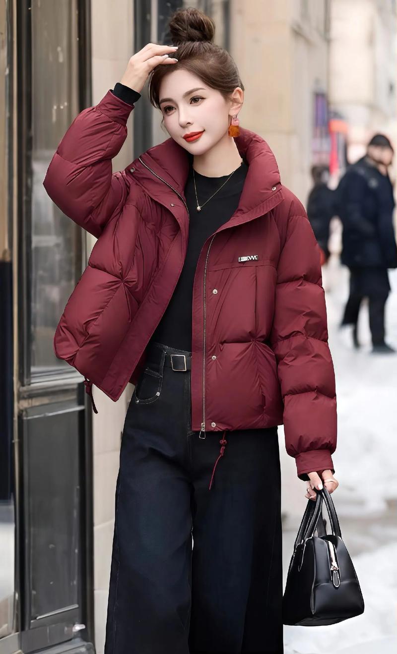 短款红色外套怎么搭配