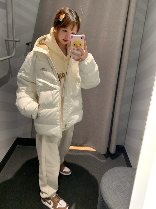 冬天卫衣怎么搭配图片