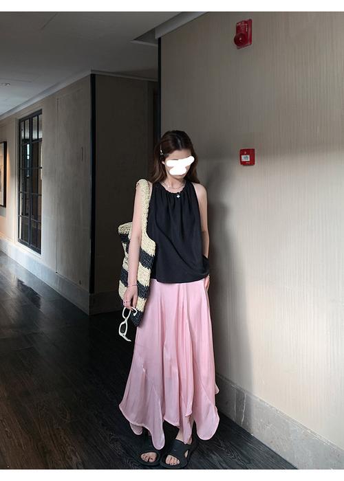 长款高腰裙怎么搭配